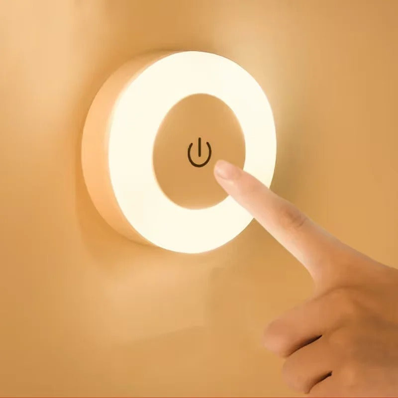 Aura Magnetic Wall Light
